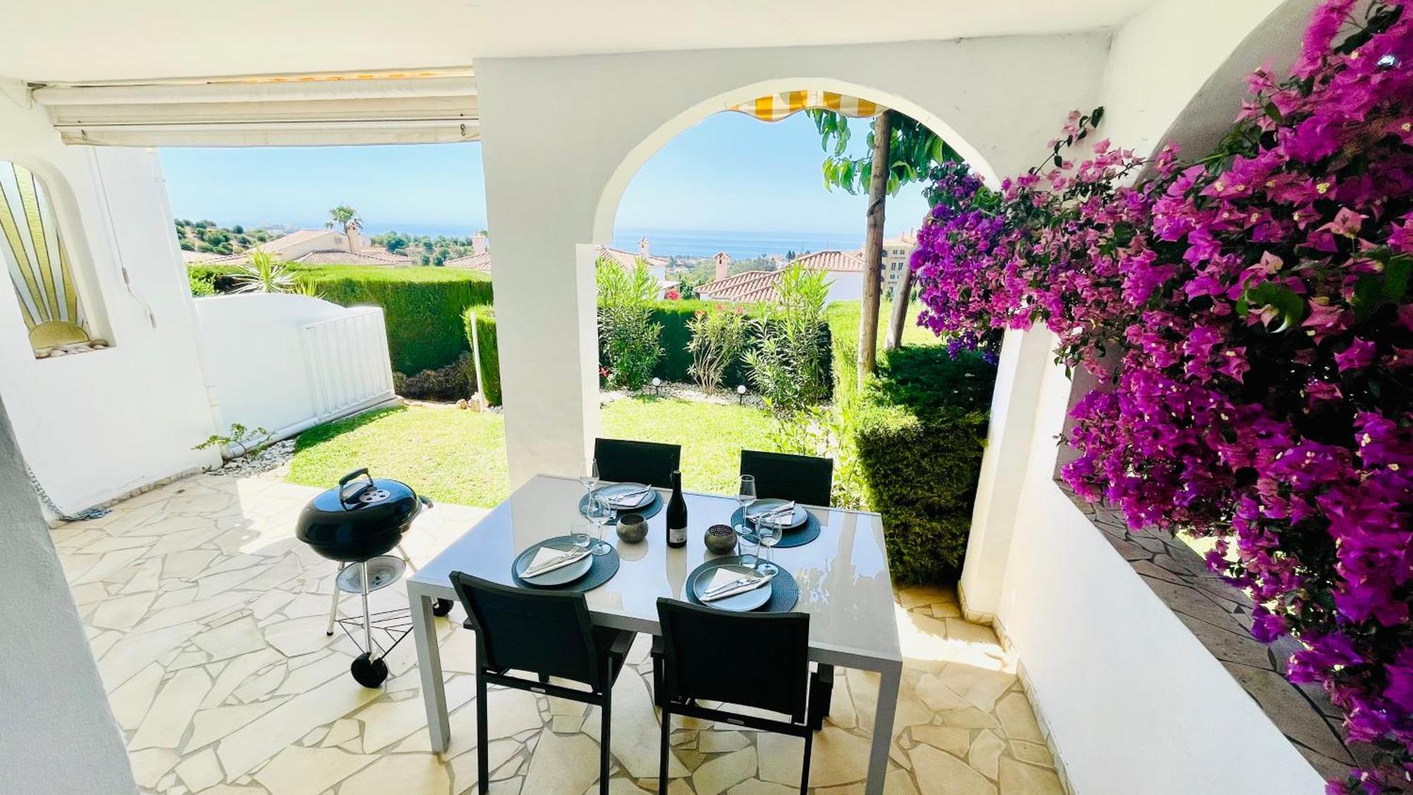 Modern Garden Apartment With A Fantastic Sea View And A Private Garden Sitio de Calahonda 外观 照片